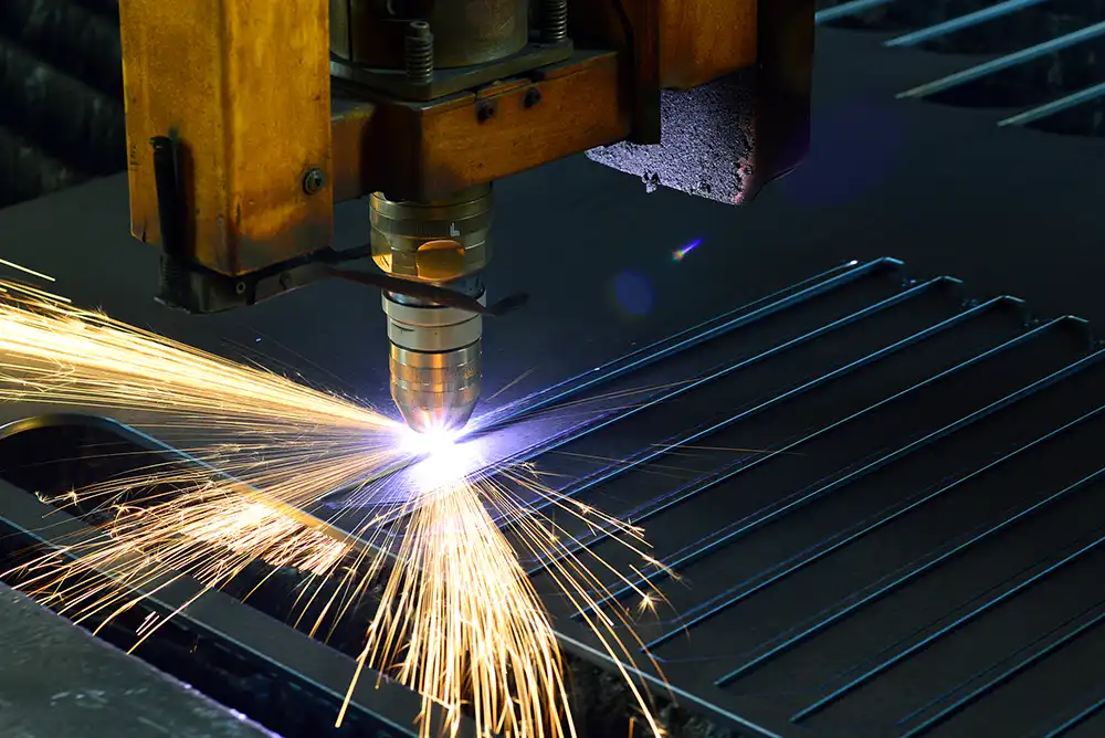 automatisierte Laserschneidanlage im Stahlbau